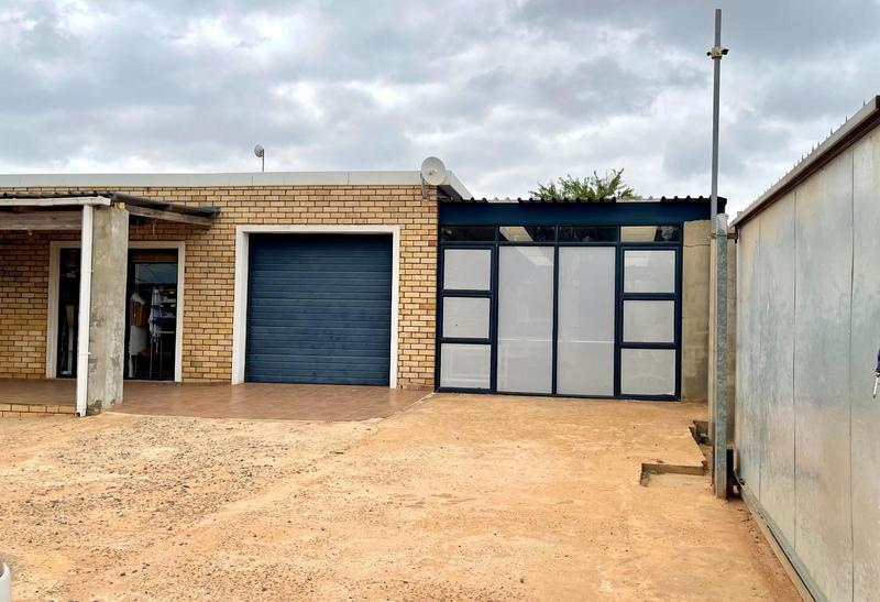 6 Bedroom Property for Sale in Chatsworth Western Cape
